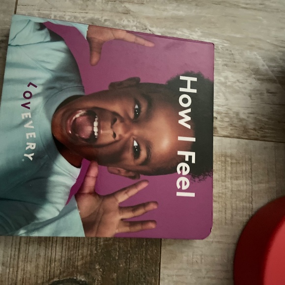 Lovevery Exployer Montessori Play Kit Items 9-10 Months - Picture 2 of 6